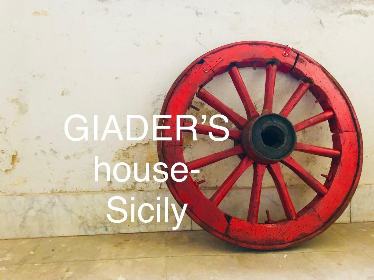 Apartamento Giader'S House - Free Parking CTA Exterior foto